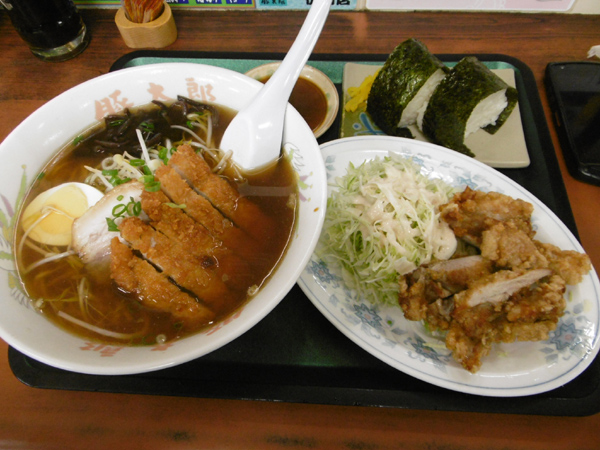 豚太郎佐川店　ラーメン星セット+かつ