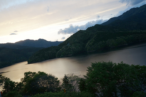 さめうら荘 夕方の早明浦ダム