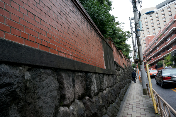 旧岩崎邸庭園 レンガ塀