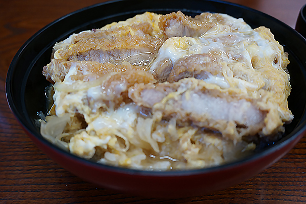 ひばり食堂 ボリューム満点かつ丼