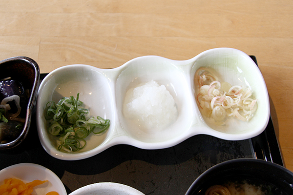 カフェレスト風良里 釜揚げちりめん丼 薬味