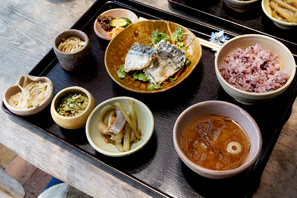 自膳工房れお 鯖の酢だれかけ