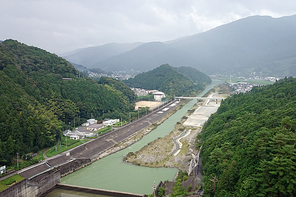 早明浦ダム 本山町・土佐町景色