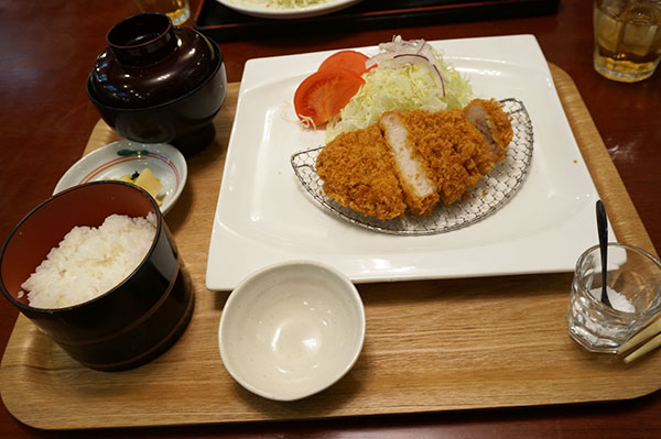 とんかつ専門店 かつれつ亭のあぐー豚定食