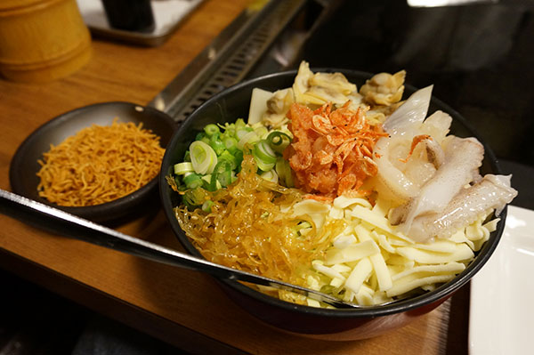 お好み焼き居酒屋 こむぎの海鮮もんじゃ ベビースター