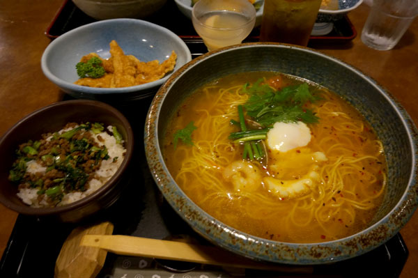 穀物学校の夕焼けラーメンセット