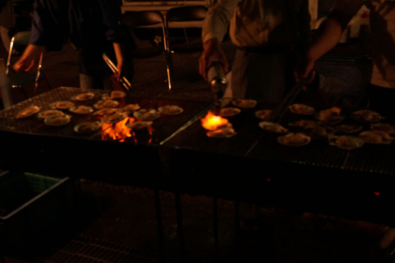 2015第一回土佐横浜みなと未来祭り 花火大会の露天  ホタテ焼き