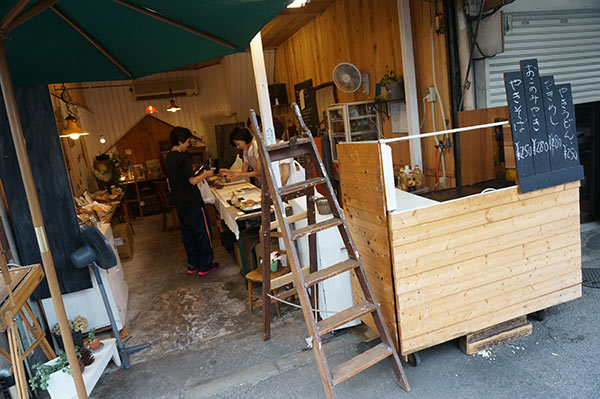 ぜにや菓子店店内風景その一